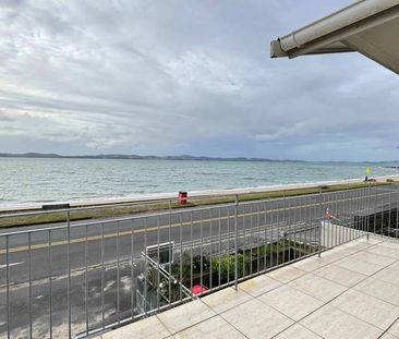 Beach front living - Photo 4