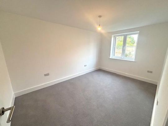 1 bedroom ground floor flat to rent - Photo 1