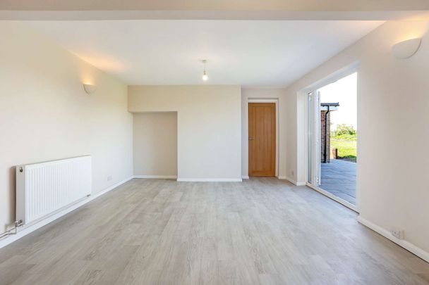 A beautifully refurbished cottage with far reaching views of the Hampshire countryside. *Please Note - We are aware that there is planning in the local vicinity https://pophamlogistics.co.uk - Photo 1