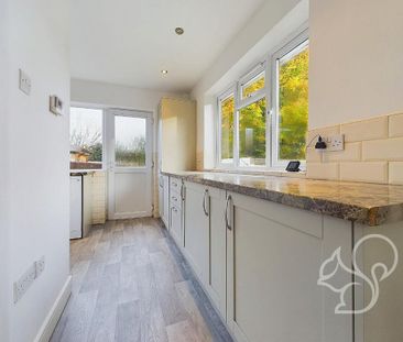 3 bedroom semi-detached bungalow to rent - Photo 5