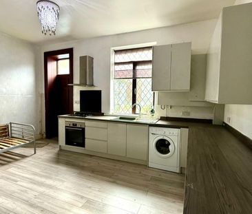 3 bedroom House To Let - Photo 6