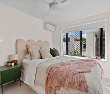 39 Warrina Crescent, Burleigh Waters, Qld 4220 - Photo 1