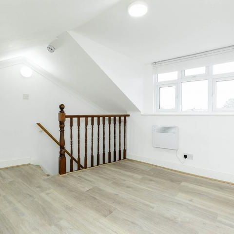 Recently Refurbished Apartment - Photo 1