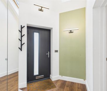 4 bedroom detached house to rent - Photo 5