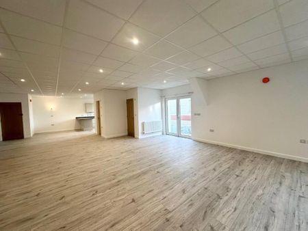 3 bedroom semi-detached house to rent - Photo 2