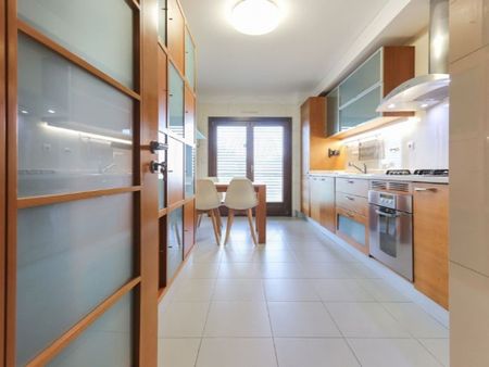 3 room luxury Apartment for rent in Odivelas, Portugal - Photo 4