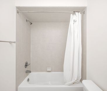 For Lease - 8 Dougherty Court, Hamilton, Ontario - Photo 4