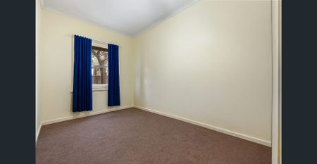 Charming Home Offering Convenience and Connectivity - Photo 5