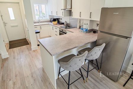 2 bedroom semi-detached house to rent - Photo 5
