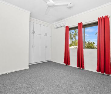 2BR TOWNHOUSE WITH STUDY AND TWO PRIVATE COURTYARDS - Photo 5