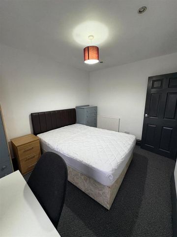 4 bedroom private hall to rent - Photo 5