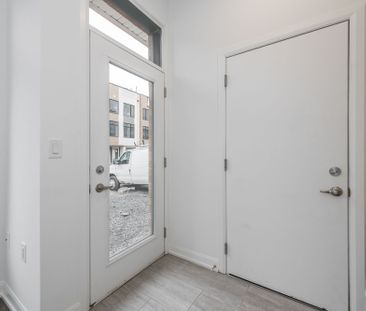 For Lease - 58 CHERRY BLOSSOM Private, Parkway Park - Queensway Ter... - Photo 3