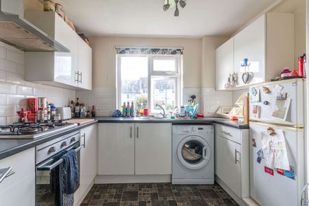 0274L - Firrhill Drive, Edinburgh, EH13 9ER - Photo 2