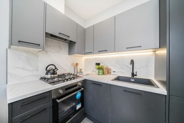 Bloom Park Road, SW6, London - Photo 1