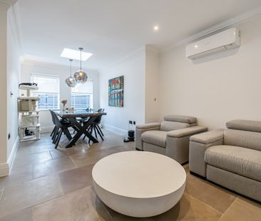 Drifters Drive, Camberley - 5 bedrooms Property for lettings - Seym... - Photo 1