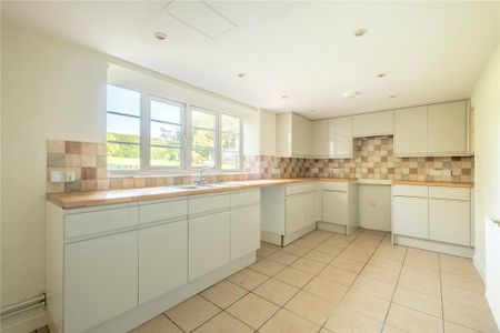 4 bedroom terraced house to rent - Photo 4