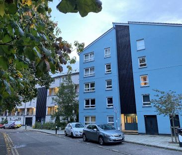 3 bedroom flat to rent - Photo 3