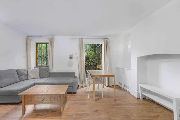 Canonbury Square, Islington, N1 - Photo 1