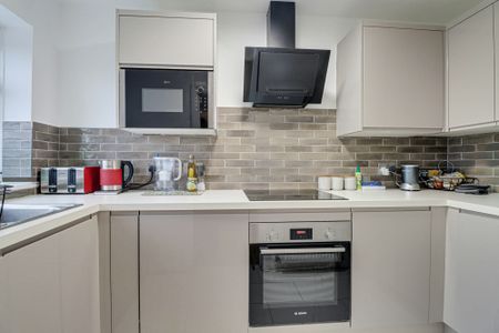 Milton Road, Harpenden, Hertfordshire, AL5 5LL - Photo 5