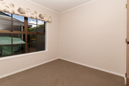 Cosy home plus a Pool! - Photo 3