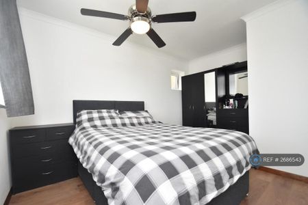 1 bedroom semi-detached house to rent - Photo 5