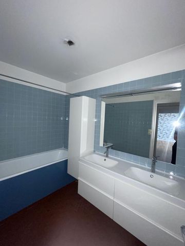 Location Appartement 5 pièces 94m² CALUIRE ET CUIRE 69300 - Photo 5