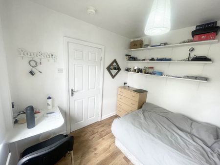 Stanhope Drive (ROOM 3), Horsforth, Leeds - Photo 4