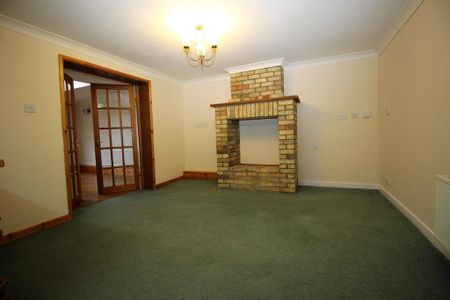 3 bedroom detached house to rent - Photo 2