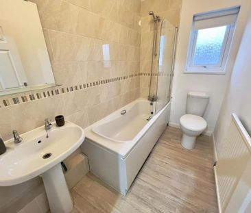 2 bedroom terraced house to rent - Photo 4