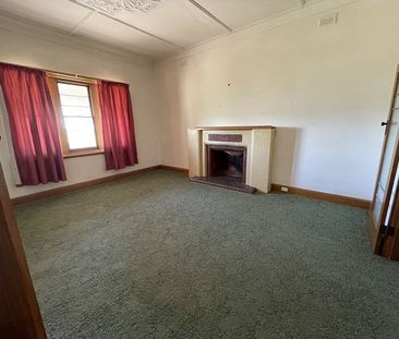 Charming 3-Bedroom Home - Photo 1