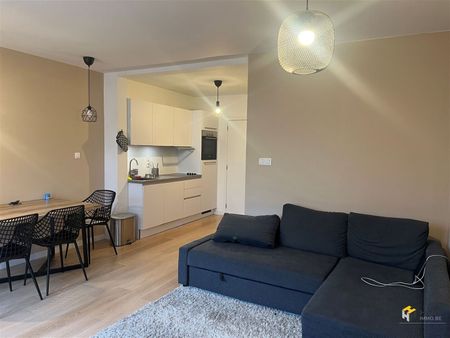 Instapklaar appartement (65 m²) met 2 slaapkamers en zuid-west-georiënteerd terras (3 m²) in Merksem. - Foto 4