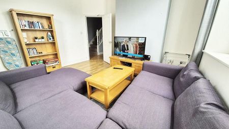 6 bedroom terraced house to rent - Photo 3