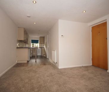 A 1 Bedroom Flat in Bishops Cleeve GL52 8TE - Photo 6