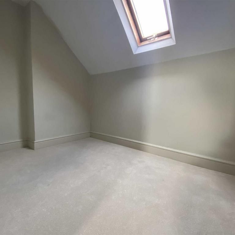 5 bedroom semi-detached house to rent - Photo 1