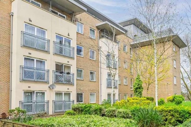 Cline Road, Bounds Green, N11 - Photo 1