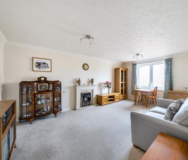 Nicholls Lodge, Bishop’s Stortford - Photo 3