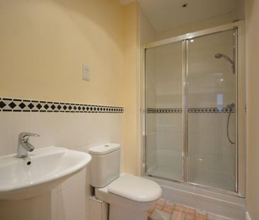 2 bedroom flat to rent - Photo 6