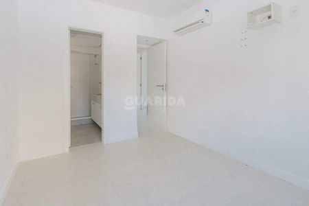Amplo apartamento com 3 quartos e 2 vagas no Petrópolis - COD: 25793 - Photo 3