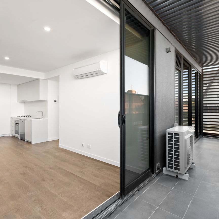 Penthouse Lifestyle - Photo 1