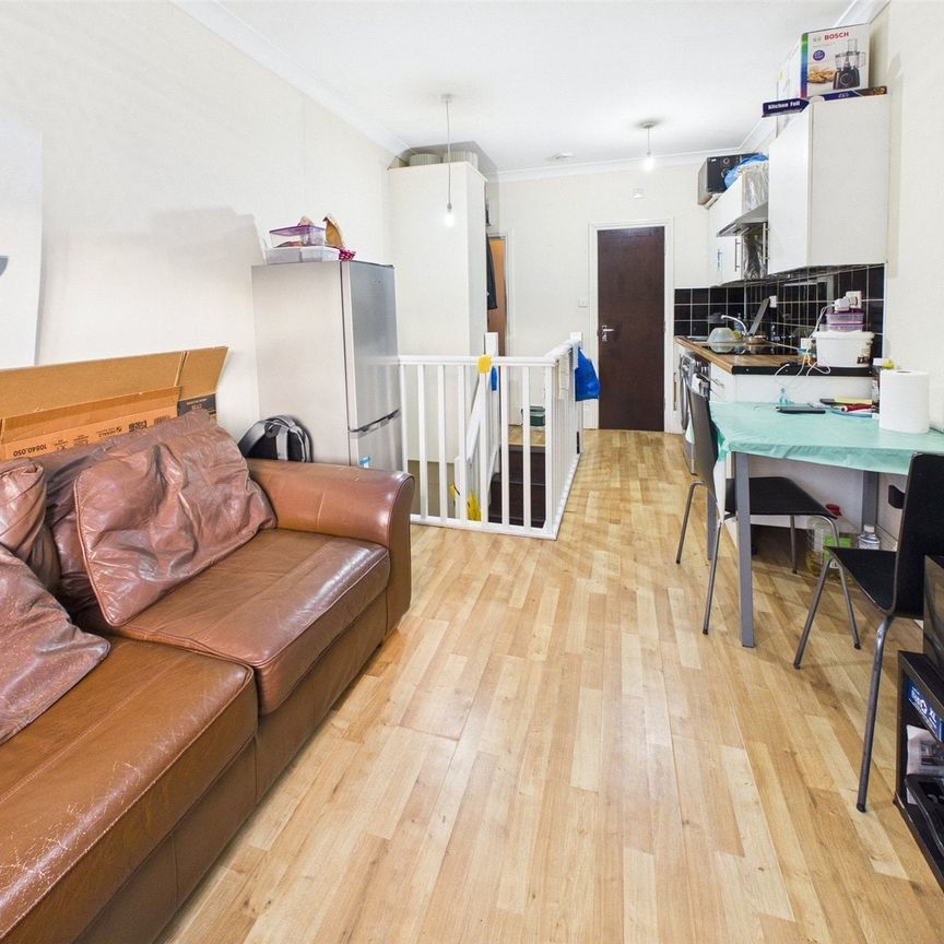 Lampton Park Road, Hounslow, Middlesex, TW3 - Photo 1