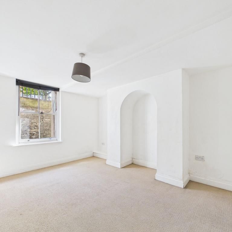 1 bedroom ground floor flat to rent - Photo 1