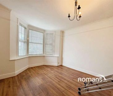 West Wycombe Road, High Wycombe, HP12 - Photo 2