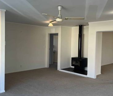 2 Winslow Place, Levin - Photo 2