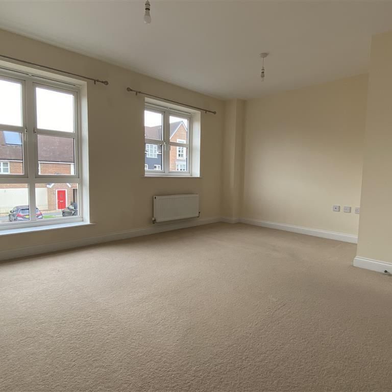 Drewitt Place, Aylesbury - Photo 1