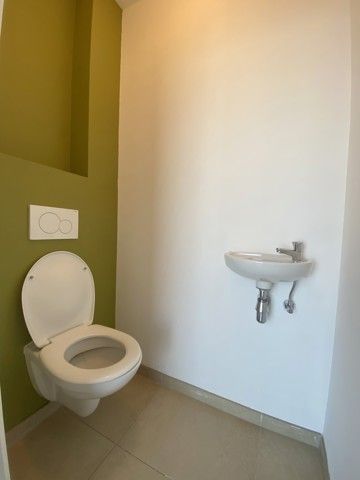 Ruim appartement met 1 slaapkamer midden in het centrum - Photo 2