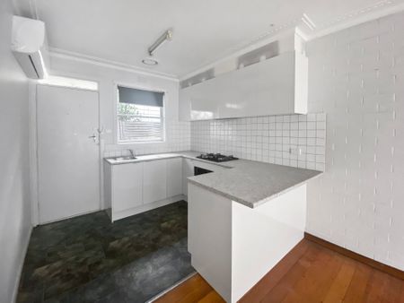 2/37-39 Clarke Street Street, Newtown - Photo 2