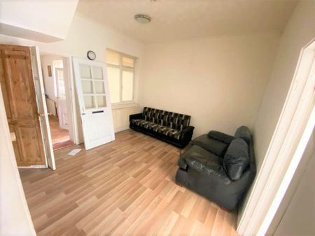 3 bedroom terraced house to rent - Photo 4