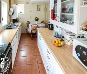 3 bedroom semi-detached house to rent - Photo 5