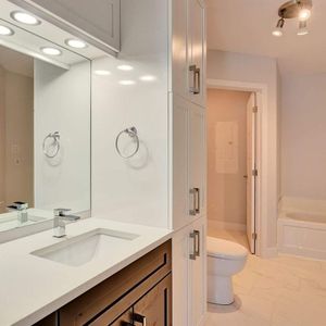 2 CH - 2 SDB - Sherbrooke - $1,600 /mo - Photo 3