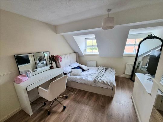 4 bedroom detached house to rent - Photo 1